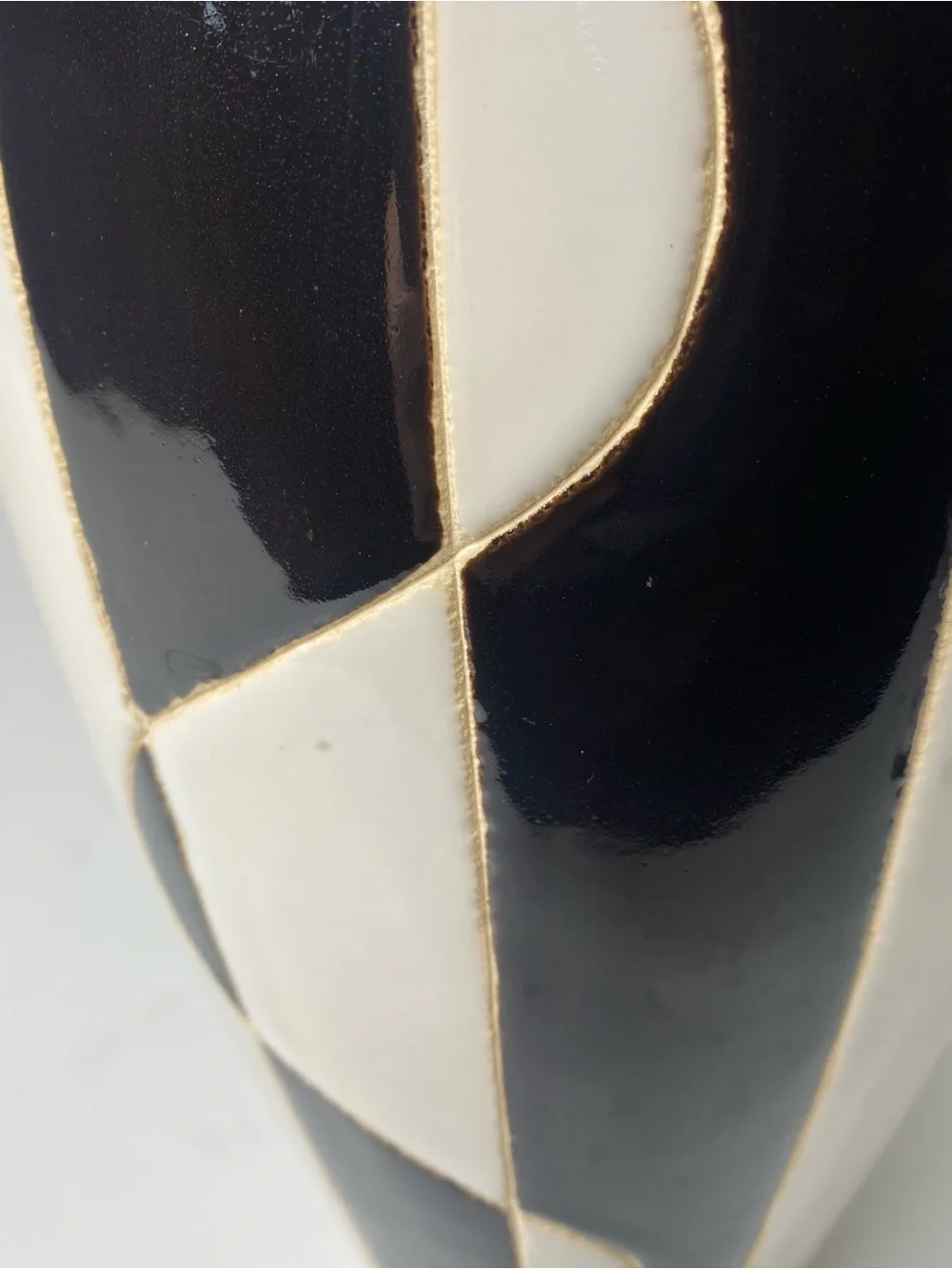 Vintage Mid-century Modern Black and White Ceramic Geometric Vase - Picture 15 of 16